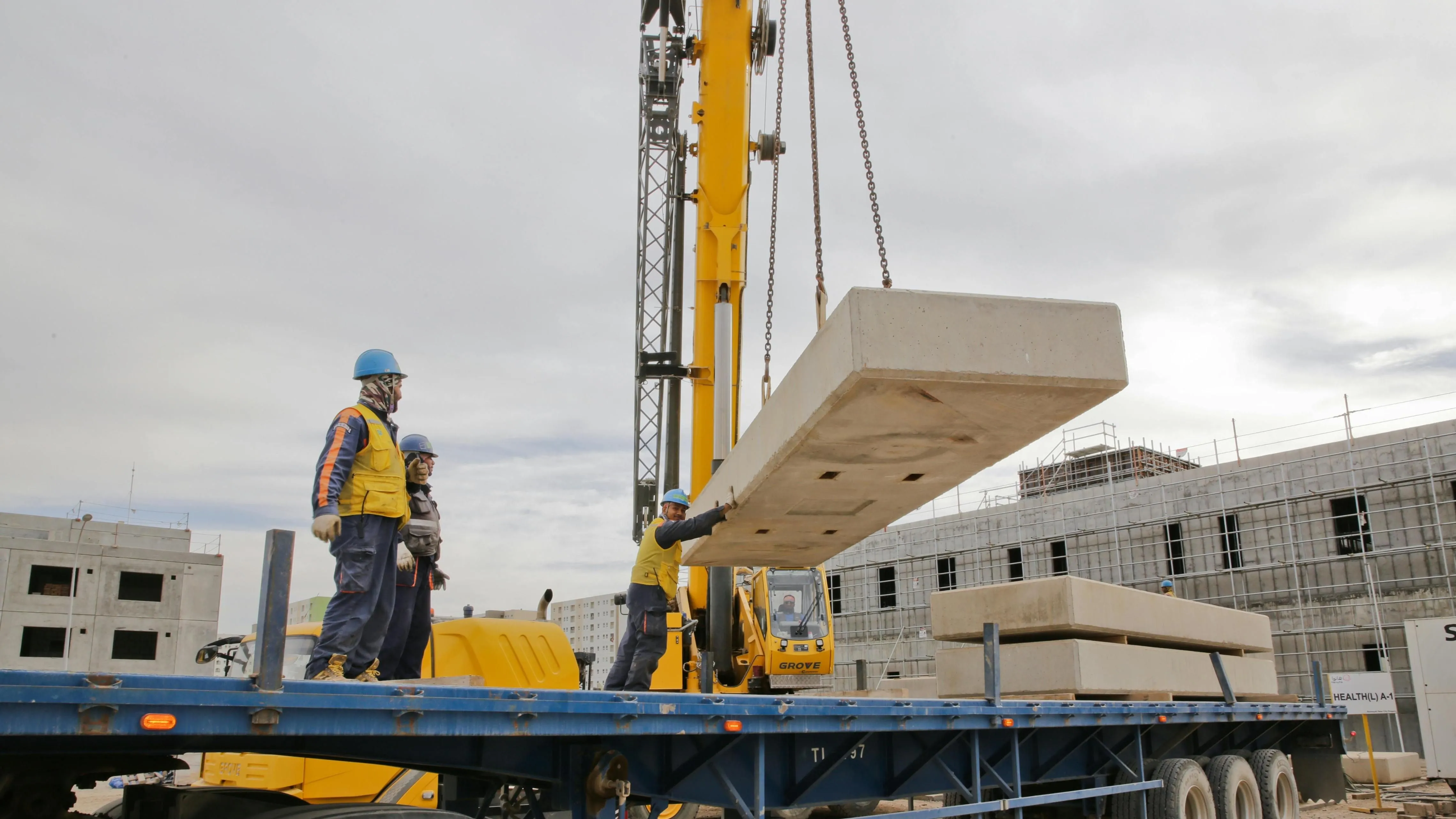 Dubai Heavy Cargo & Heavy Machinery Transport: 2025 Field Guide for OOG and Project Shipments